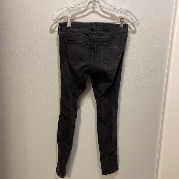 HOLLISTER woman’s Low Rise Jean Leggings in black - Picture 9 of 13
